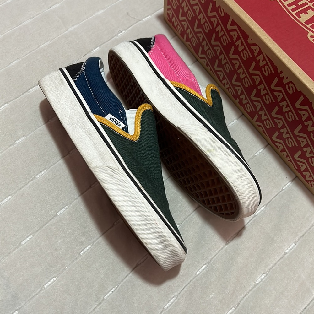 Vans - Picture 4 of 6